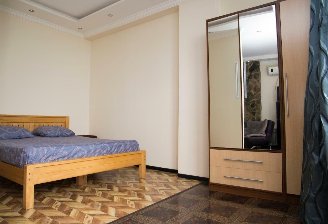 Apartment Miracle 巴统 外观 照片